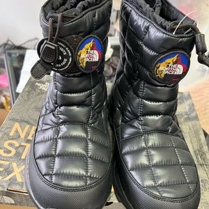 Black NorthFace Mens Bootie 7SE